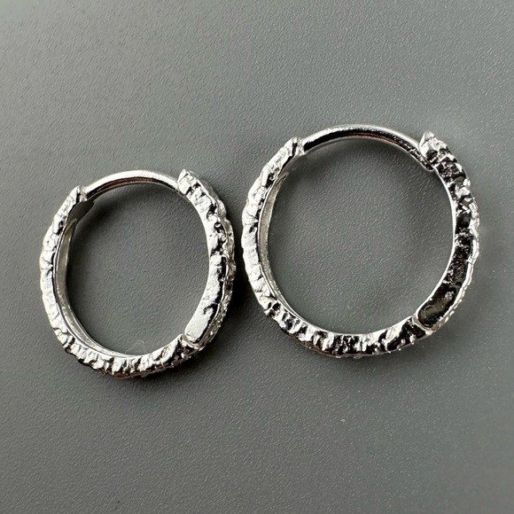Sterling Silver Diamond Cut Textured Huggie Hoops - Picture 3 of 8